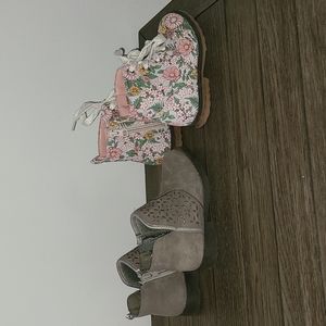 Toddler size 9 boots
